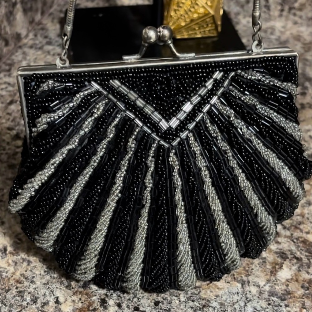 WALBORG 60’s Antique Vintage Kiss-Lock Clamshell Beaded Satin Evening Crossbody